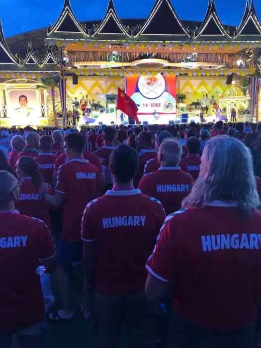 Tűzijáték a magyar sárkányhajósok tiszteletére Tájföldön a Világbajnokságon